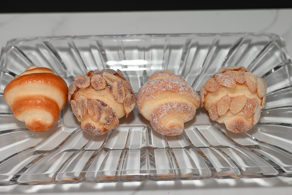 Mini Breakfast Croissants (Set of 4)