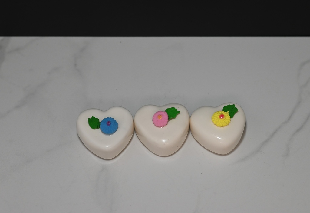 Vanilla Heart Petit Fours (Set of 3)