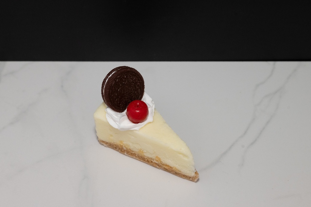 Oreo Cheesecake Slice