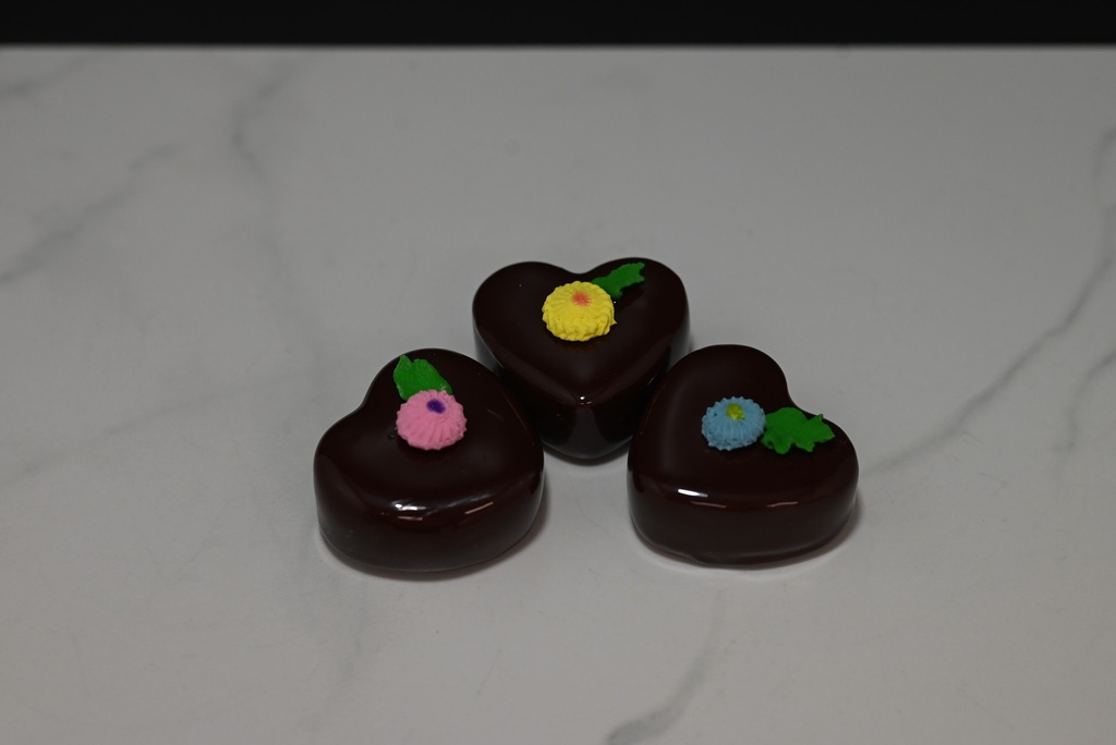 Chocolate Heart Petit Fours (Set of 3)