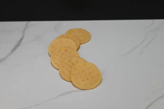 Round Water Crackers