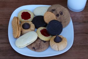 ASSORTED NAME BRAND COOKIES 760