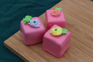 LARGE PINK PETIT FOURS 266