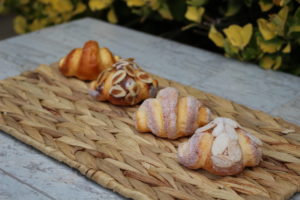 MINI BREAKFAST CROISSANTS 967CU