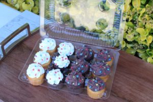 MINI CUPCAKES W STAR SPRINKLES CU