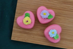 PINK HEART PETIT FOURS 270